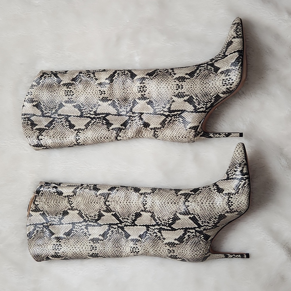Schutz maryana snakeskin boots stiletto pointy toe